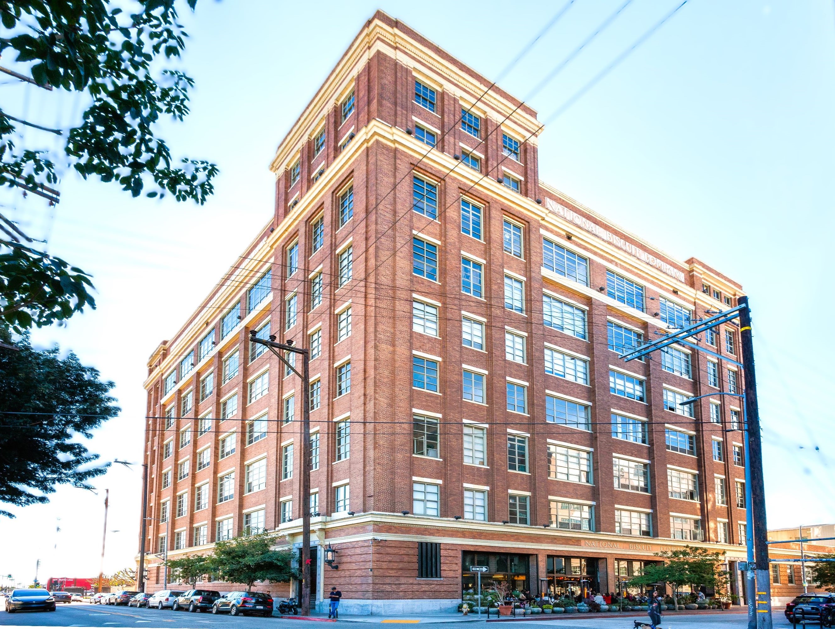 1850Industrial207-14 Biscuit Company #407 (IN ESCROW!)